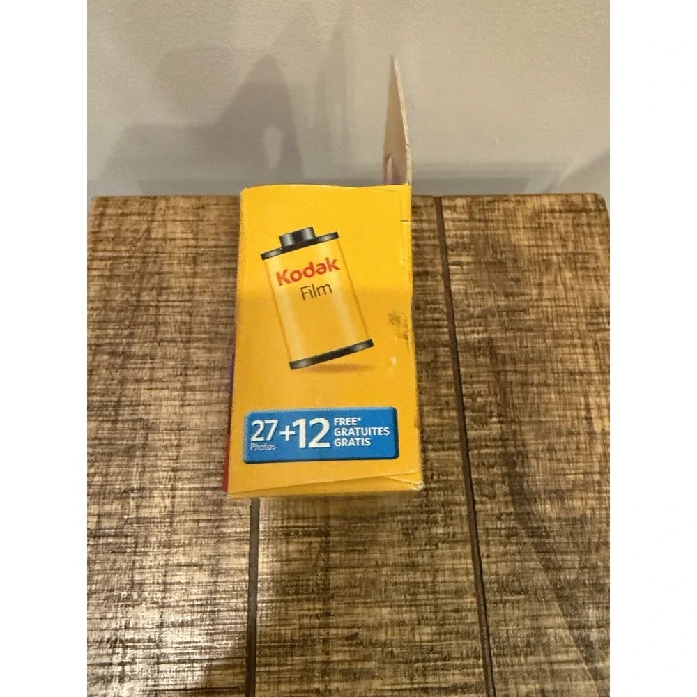 New Kodak 3920949 Fun‎ Saver Single Use Camera with Flash (Yellow/Red)